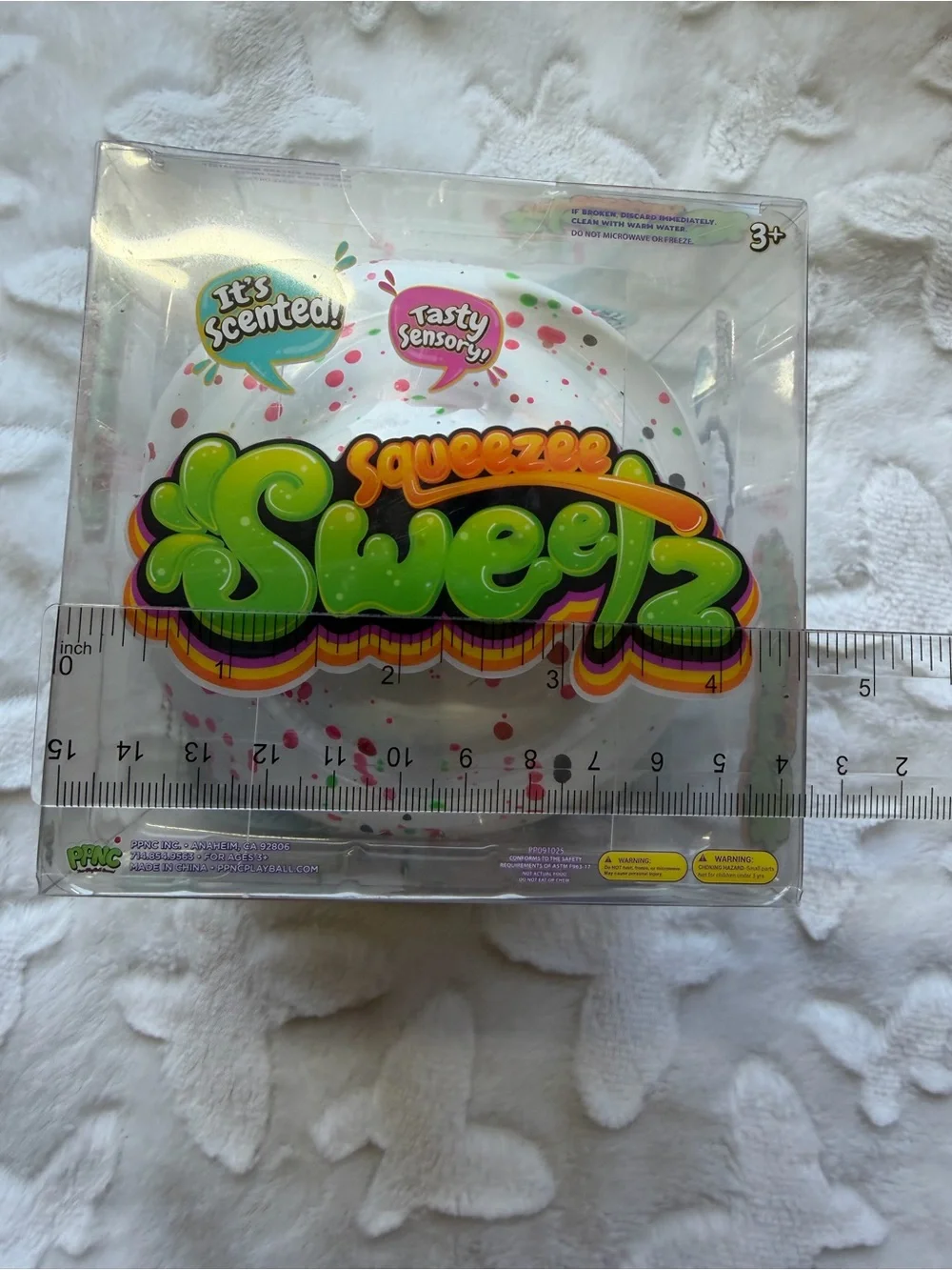 🧁💙 **NIB & SEALED – JUMBO CUPCAKE SQUISHY!** 💙🧁